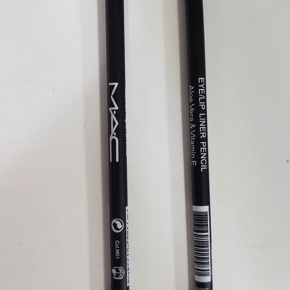 MAC Cosmetics Black Eyeliner Pencil - Picture 3 of 6